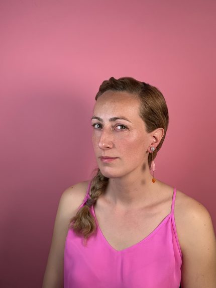 flamme d‘aurore – ohrring mit pink opal, karneol & akoya perle | maëla schmuck