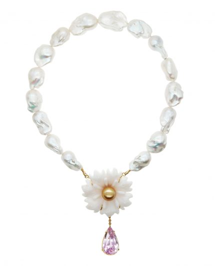 statement anhänger danceur impÉrial mit opalblüte, kunzit & goldener südseeperle in 18k gold