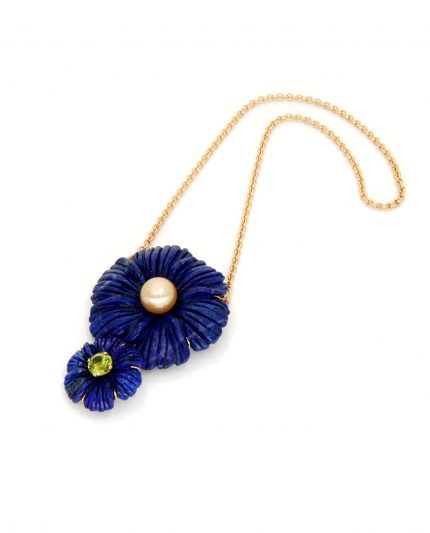 couronne indigo – anhänger mit lapislazuli blüte, südseeperle & peridot | maëla jewellery